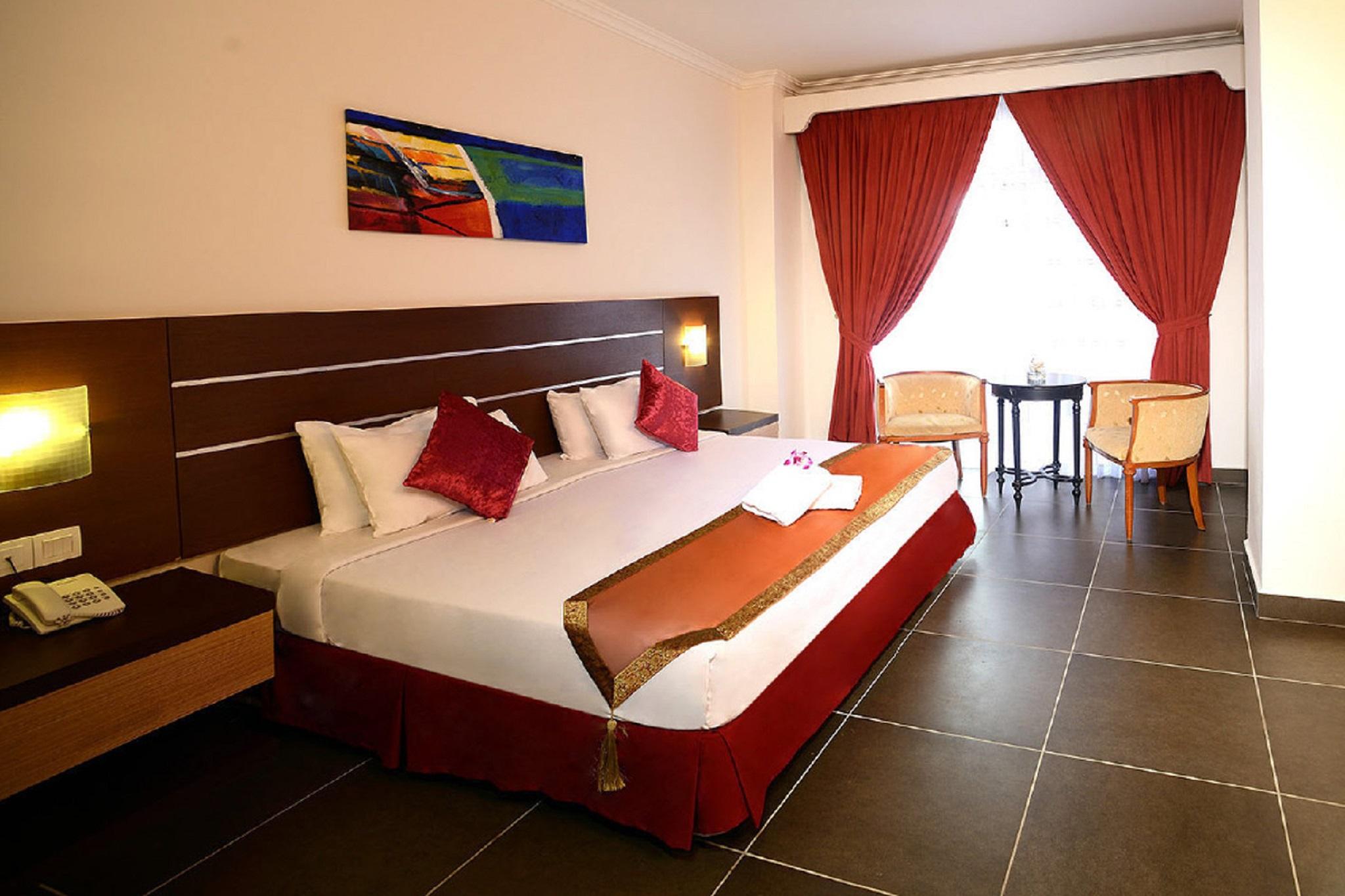 Bella Vista Express Hotel Пантай-Ченанг Екстер'єр фото