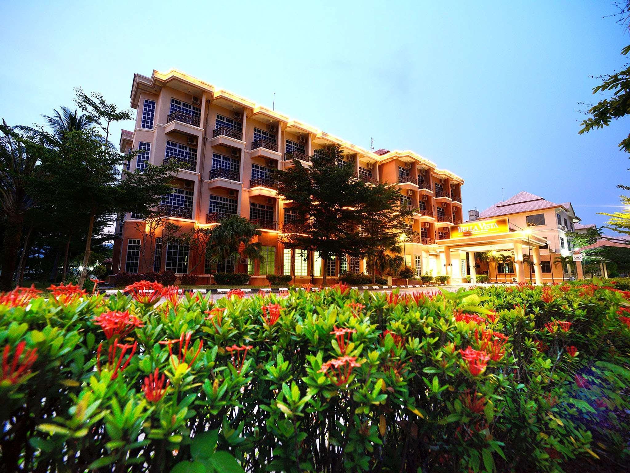 Bella Vista Express Hotel Пантай-Ченанг Екстер'єр фото