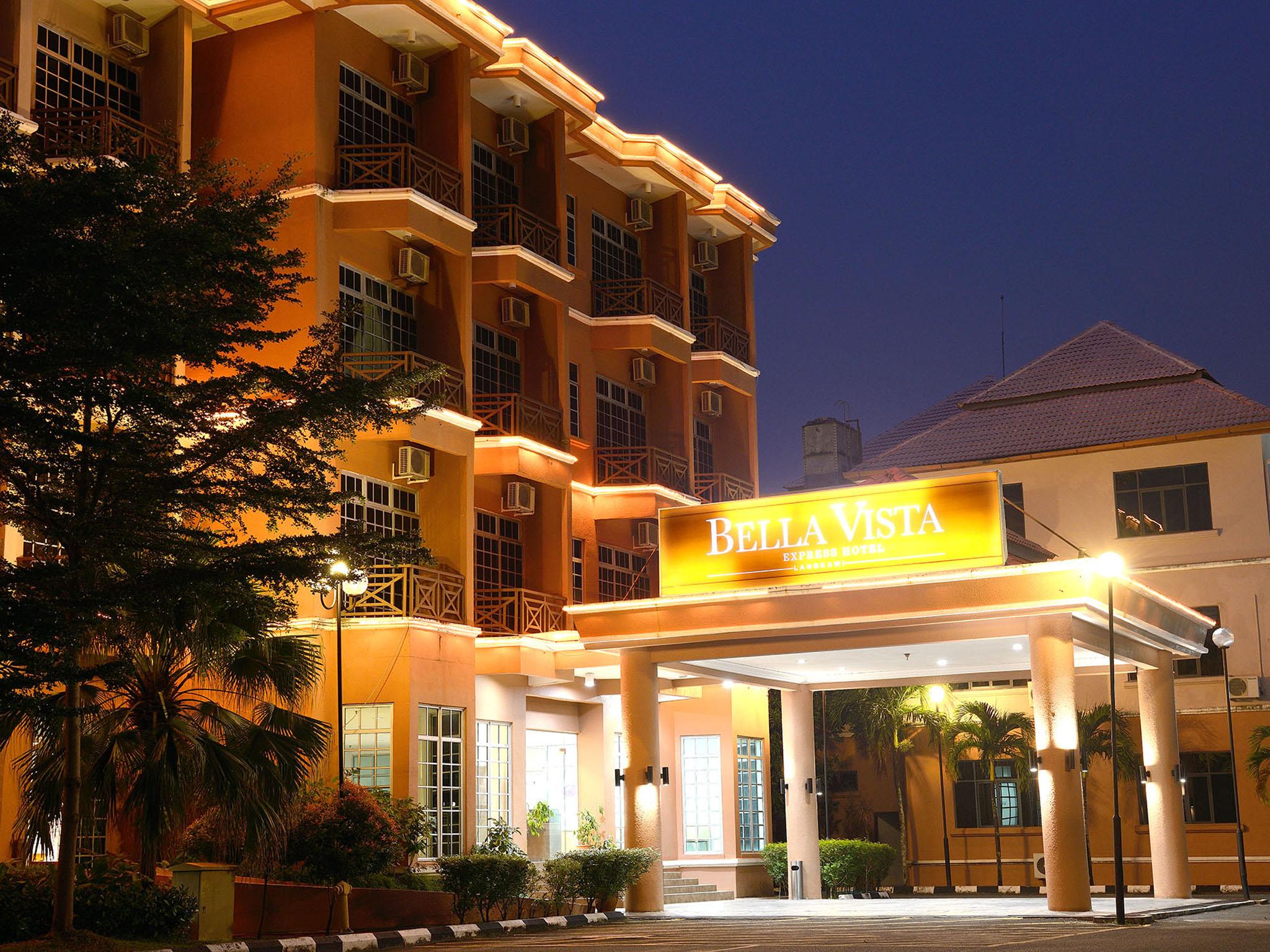 Bella Vista Express Hotel Пантай-Ченанг Екстер'єр фото
